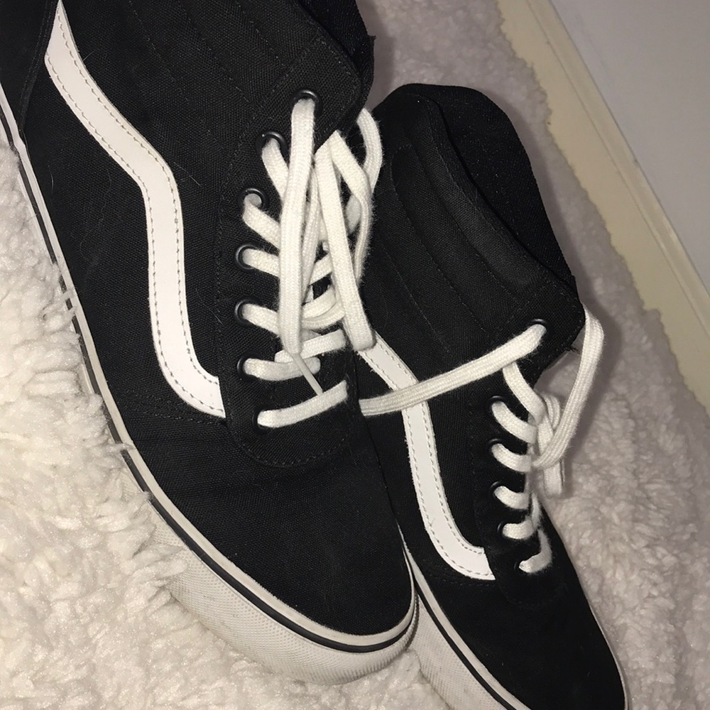 BLACK AND WHITE VANS